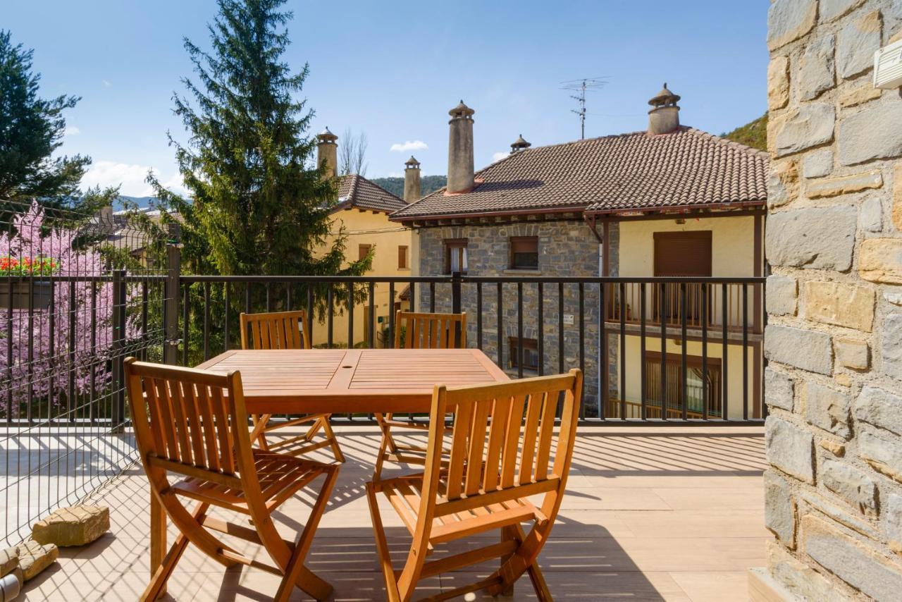 Casa Con Jardin En Hecho Villa Exterior photo